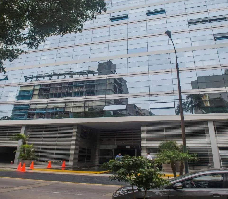 Cornejos Dental Sac en Santiago de Surco, Lima