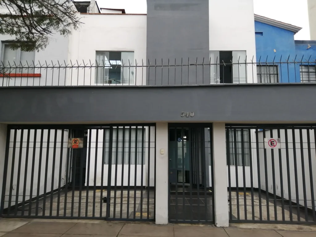 Consultorios Odontologicos Diaz del Olmo Puccio en Miraflores, Lima