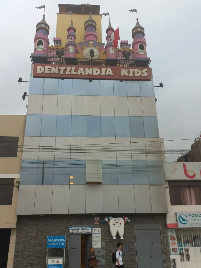 Peruviandent Sac en Comas, Lima