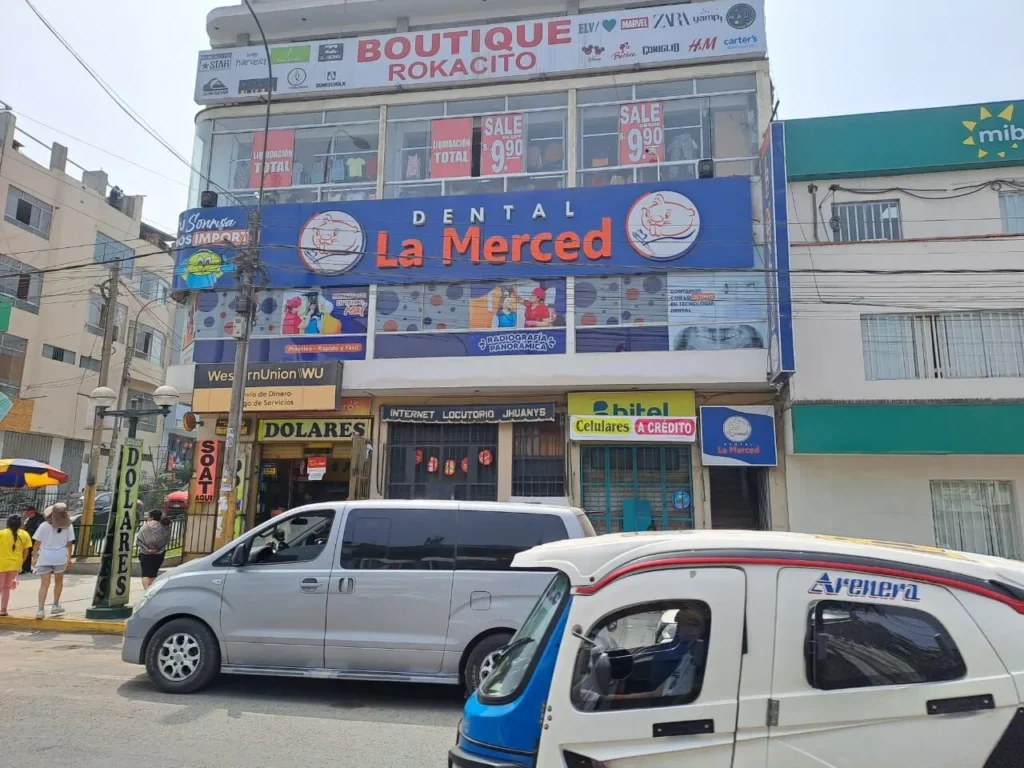 Dental la Merced en Ate, Lima