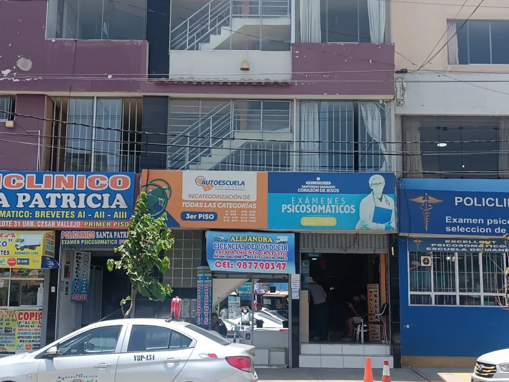 Policlinico Santisimo Sagrado Corazon de Jesus S.A.C. en Paucarpata, Arequipa