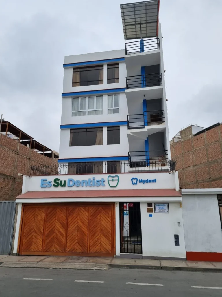 Es Su Dentist en Santiago de Surco, Lima