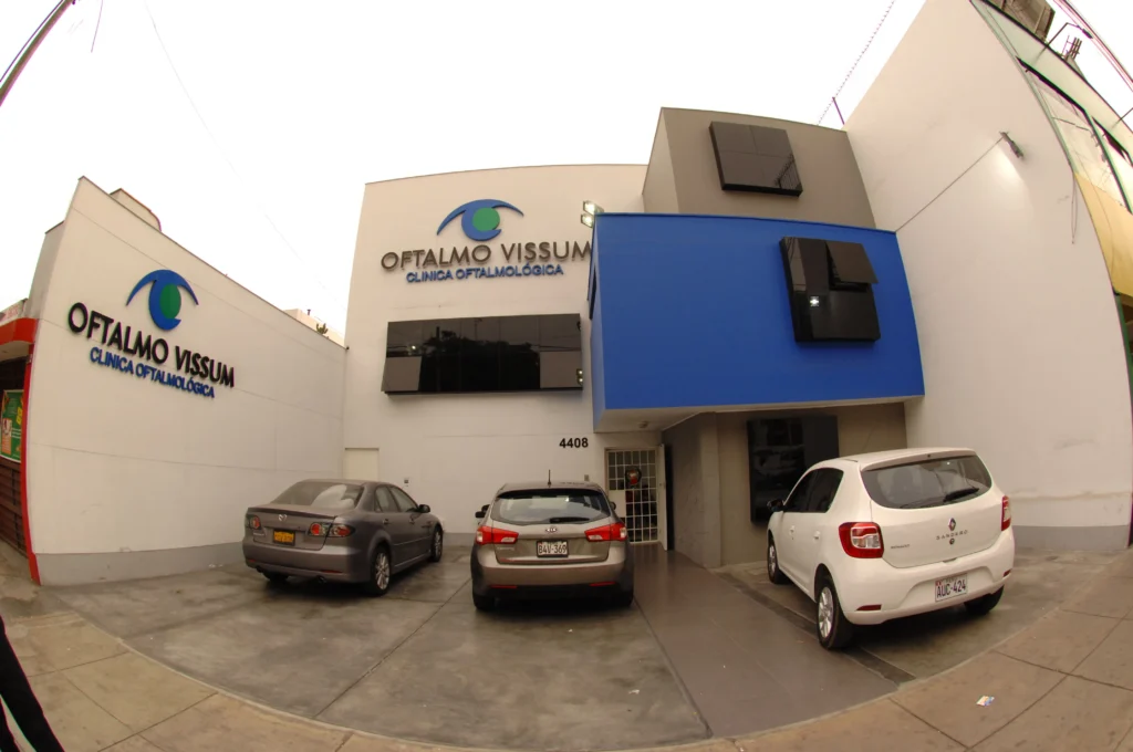 Clinica Oftalmo Vissum en Santiago de Surco, Lima