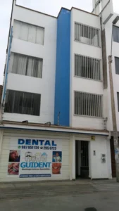 Guident Odontologia Hecha por Especialistas