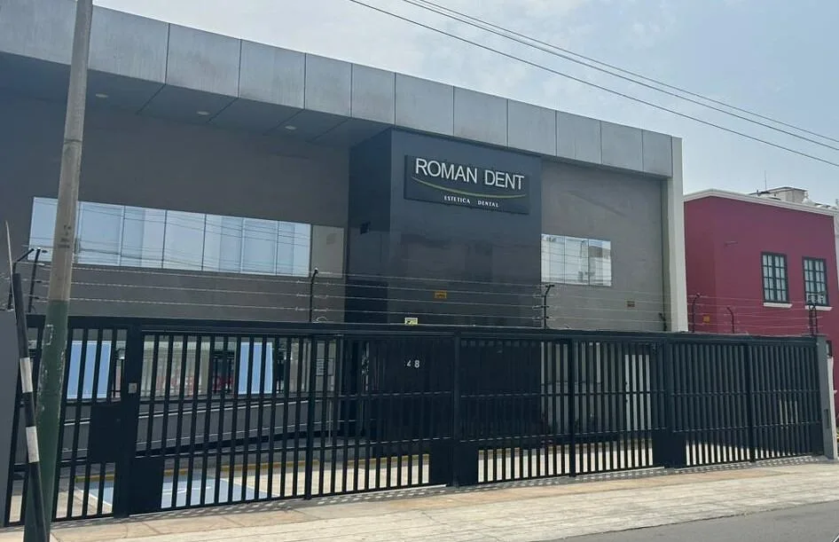 Romandent en Santiago de Surco, Lima