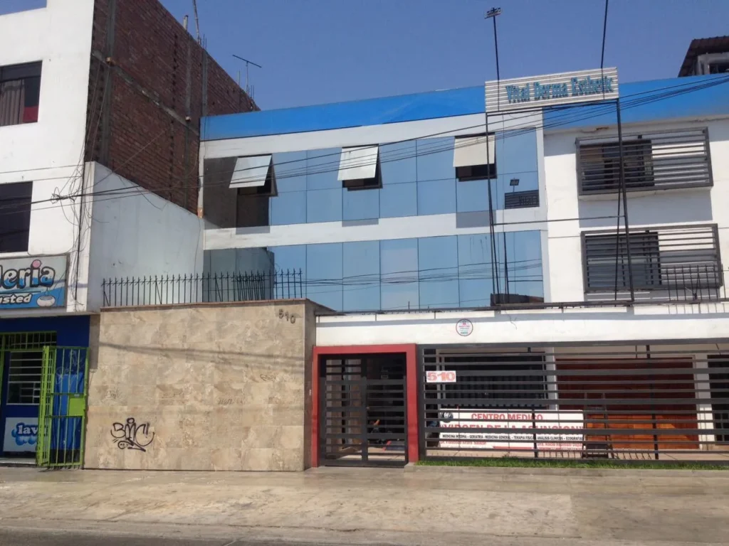 Policlinico «vidas en Callao