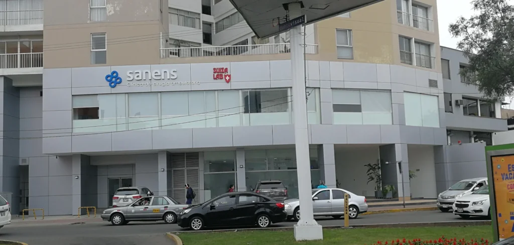 Clinica Sanens en Surquillo, Lima