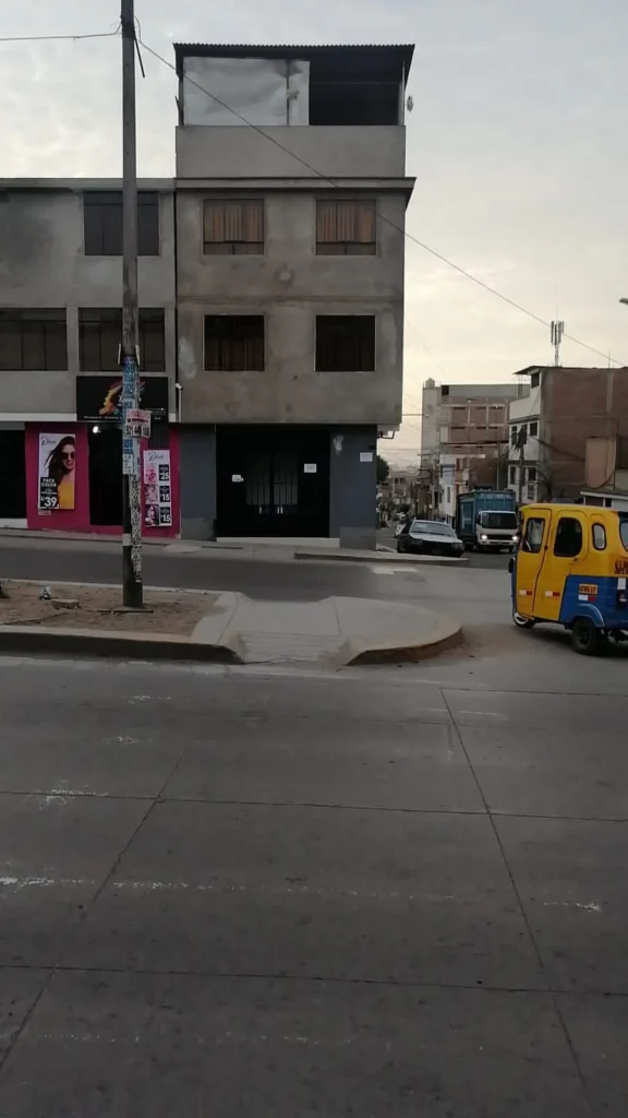 Consultorio Odontologico Gamarra en San Juan de Miraflores, Lima