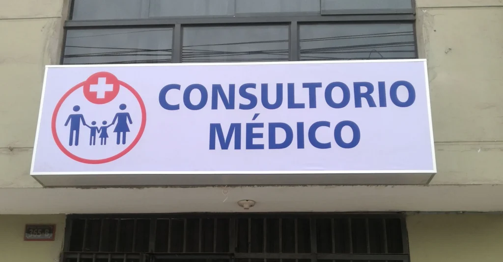 Consultorio Médico en San Juan de Lurigancho, Lima