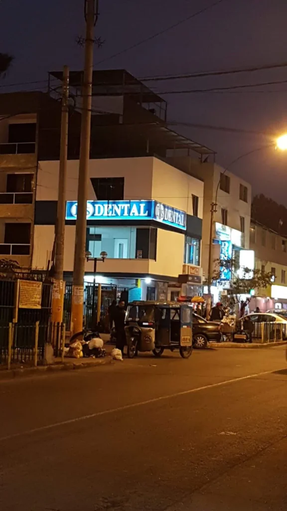 Ivs Dental en Ate, Lima
