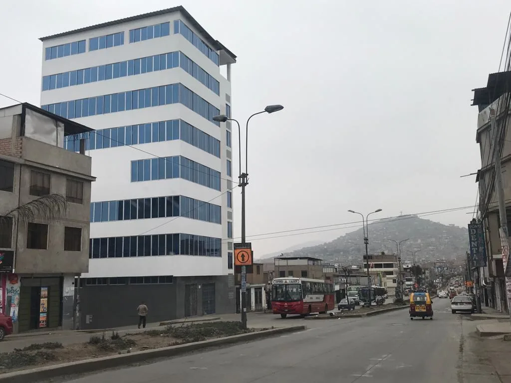 Clinica Sagrada Familia del Sur en San Juan de Miraflores, Lima