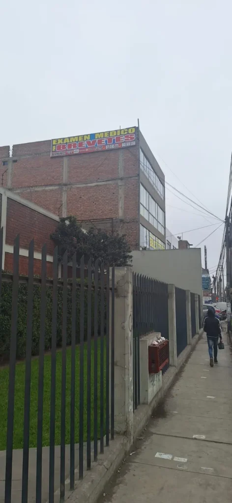 Aj Medic en Ate, Lima