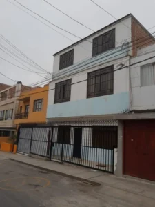 C. Medicos Especializados