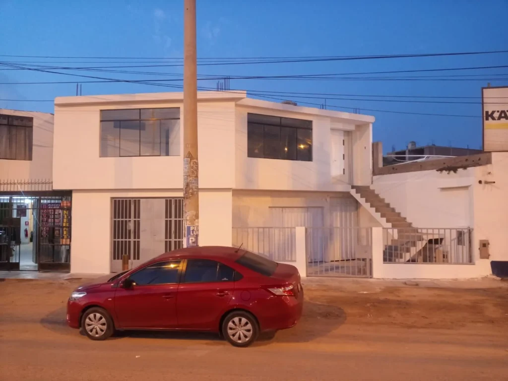 Barret Med en Lurin, Lima