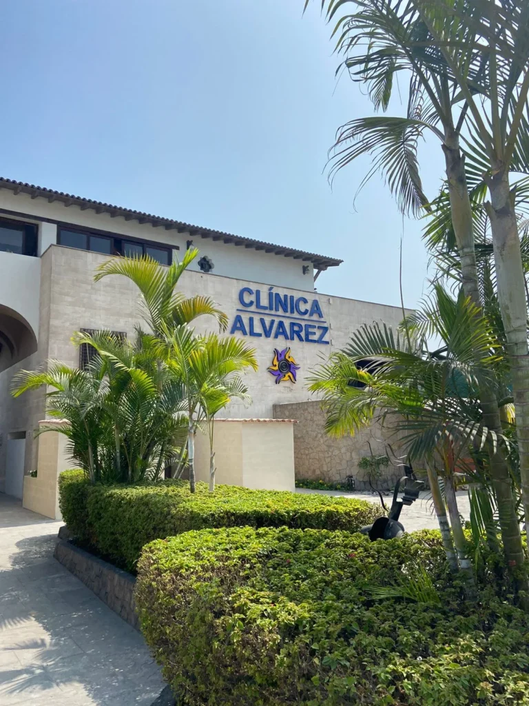 Clínica Alvarez en Santiago de Surco, Lima