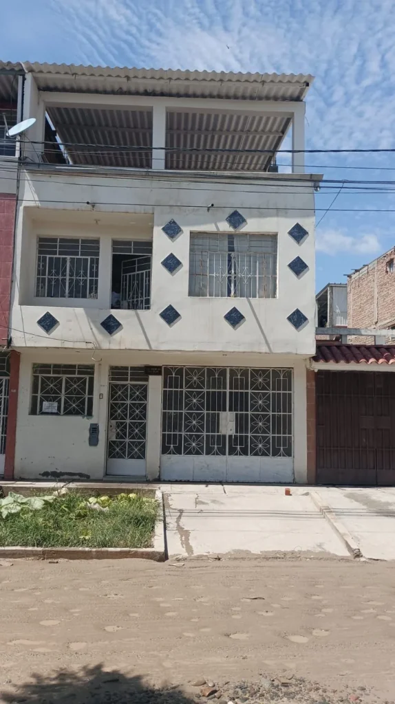 Toyota Bue-881 en Sullana, Piura