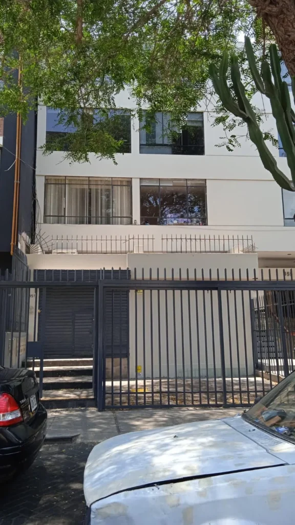 Qhalilab en San Isidro, Lima