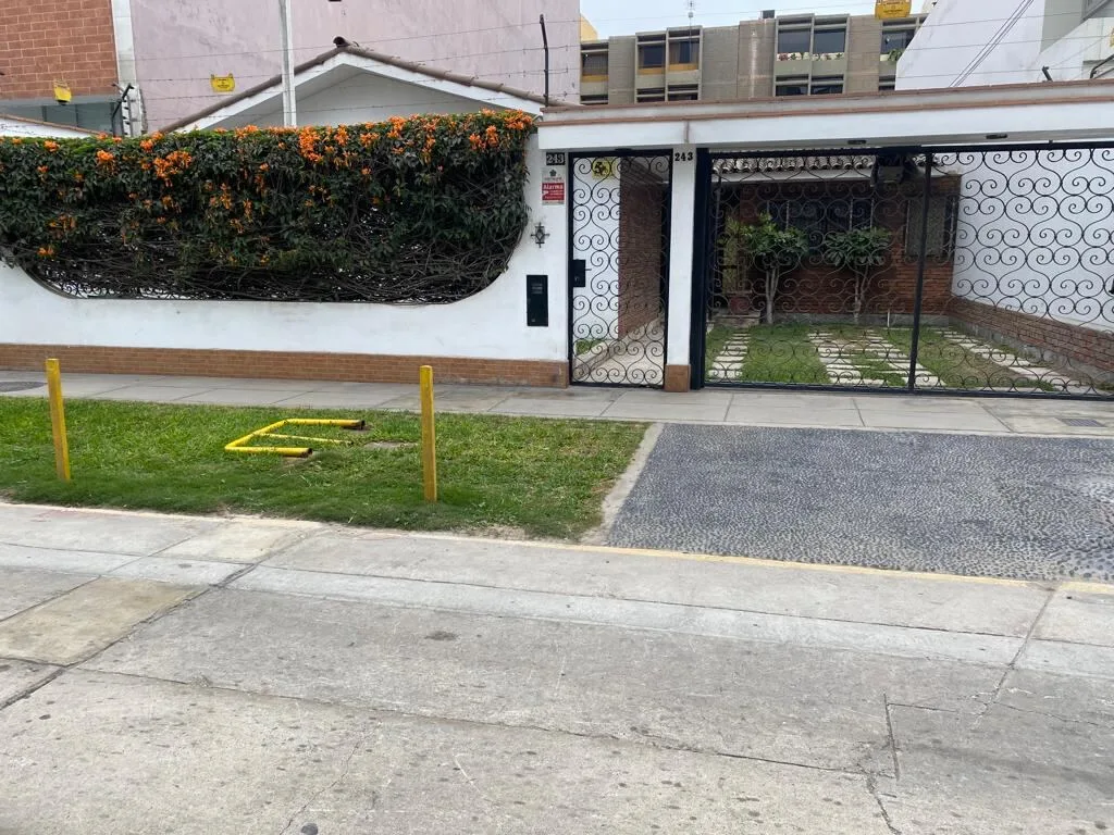 Interamericana de Odontologia en Surquillo, Lima