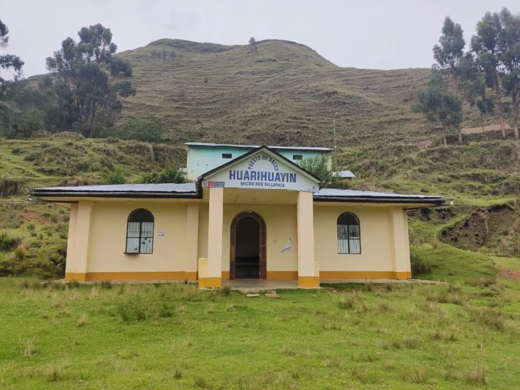 Puesto de Salud Huarihuayin en Sillapata, Huanuco