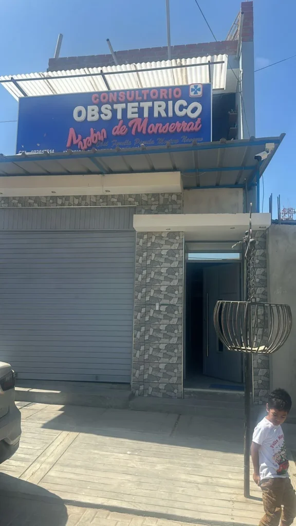 Consultorio Obstetrico Virgen de Monserrat en La Arena, Piura