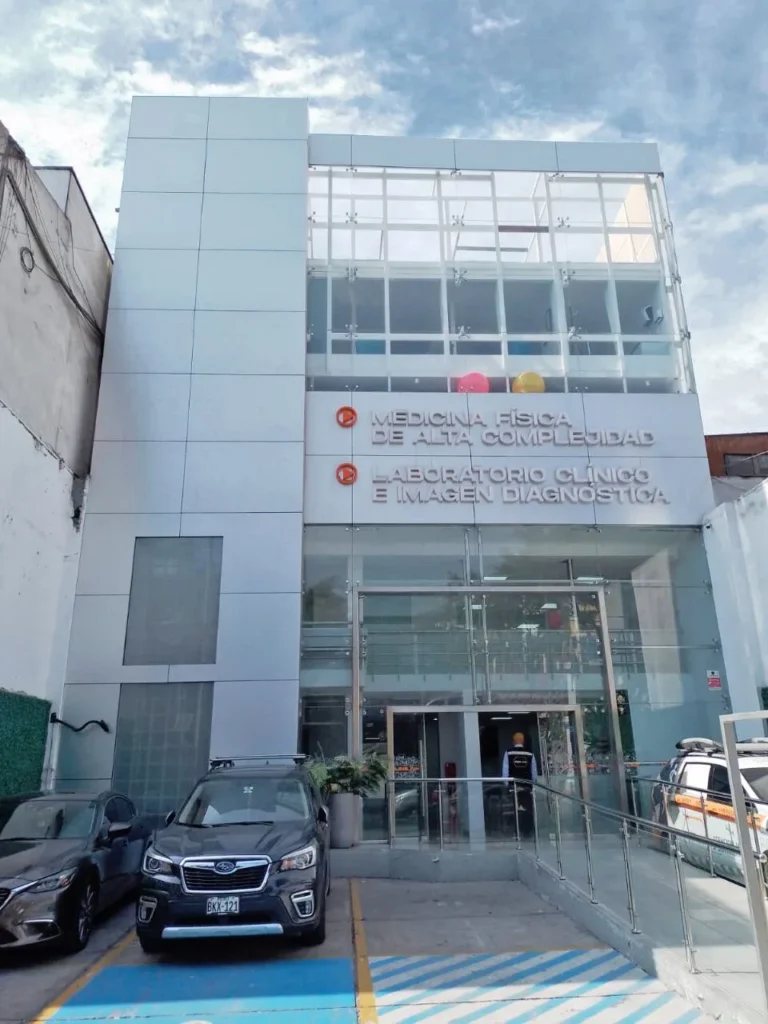 Centro Medico Medline Fisio en Santiago de Surco, Lima