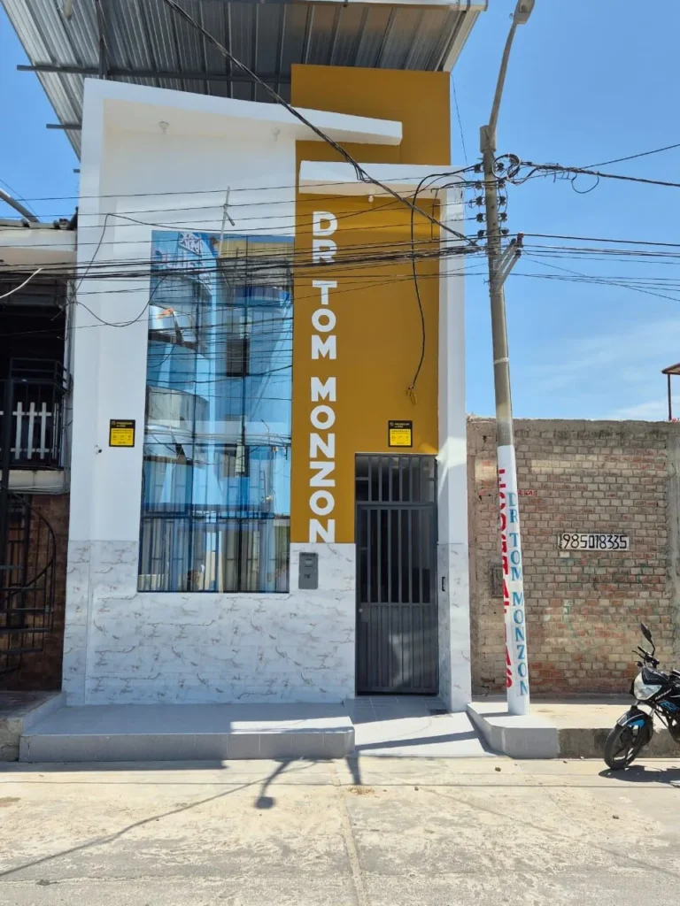 Consultorio Médico Monzón en Catacaos, Piura