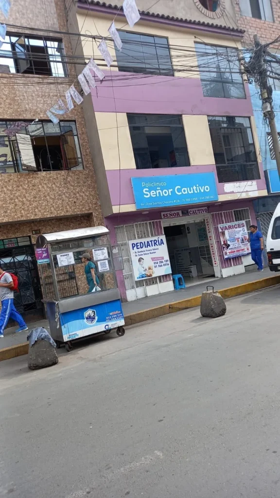Policlinico Señor Cautivo en Carmen de la Legua Reynoso, Callao