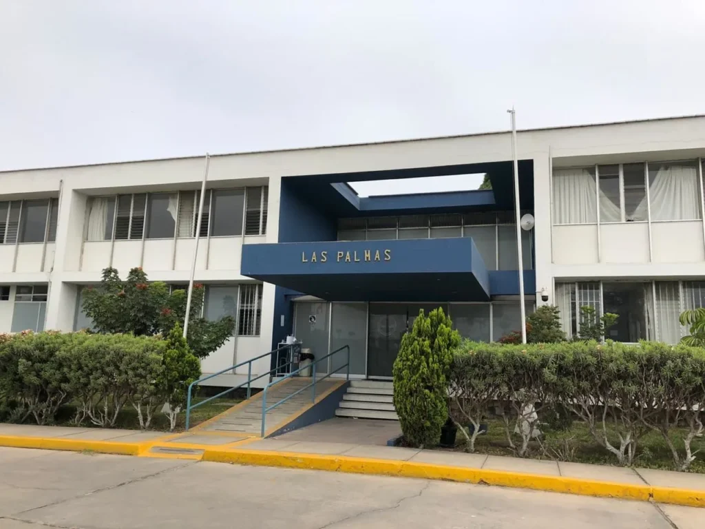 Centro de Salud Fap las Palmas en Santiago de Surco, Lima